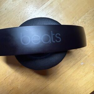 Beats by Dre Black Over-Ear Headphones Beats Solo3